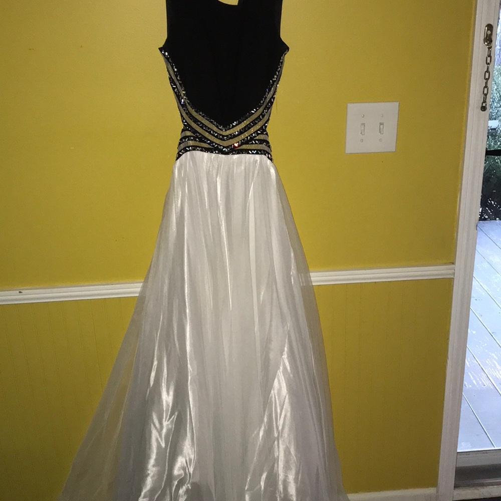 Prom dress! Black/white/sparkles!